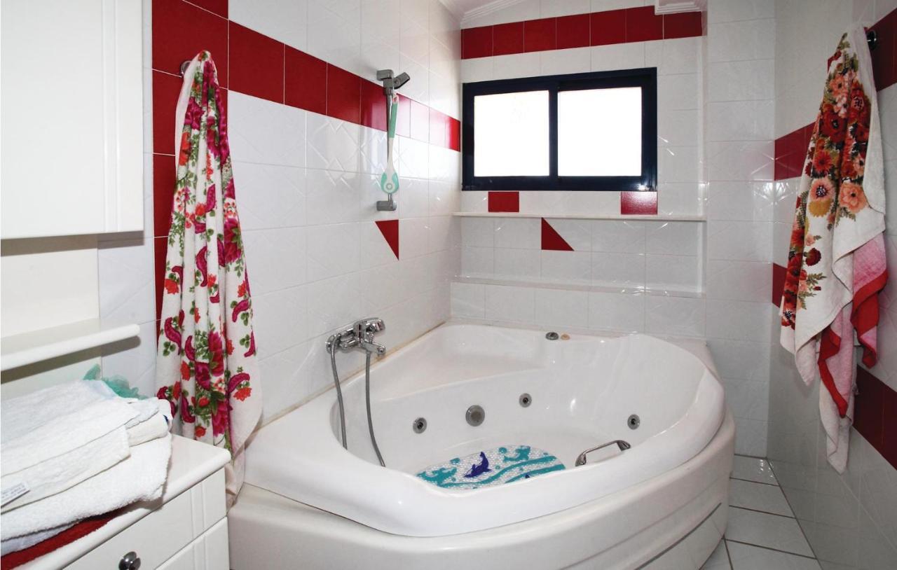 2 Bedroom Stunning Apartment In Keratea Vromopousi 외부 사진